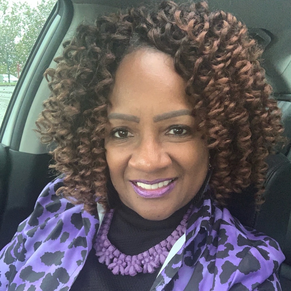 Meet your Posher, Yvette